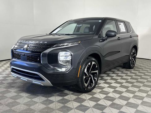 Used 2024 Mitsubishi Outlander SE image 4