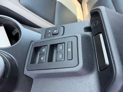 Used 2023 Ford Bronco Wildtrak AWD/4WD image 11