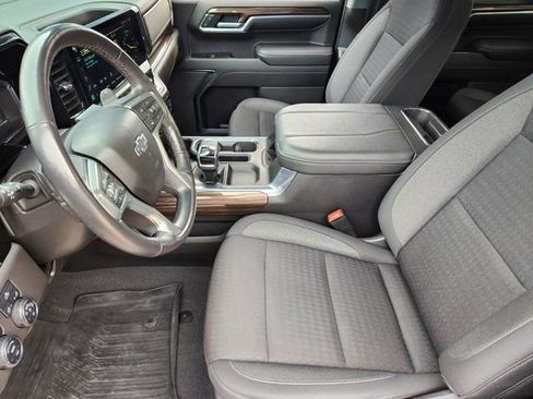 Used 2023 Chevrolet Silverado 1500 LT Trail Boss image 4