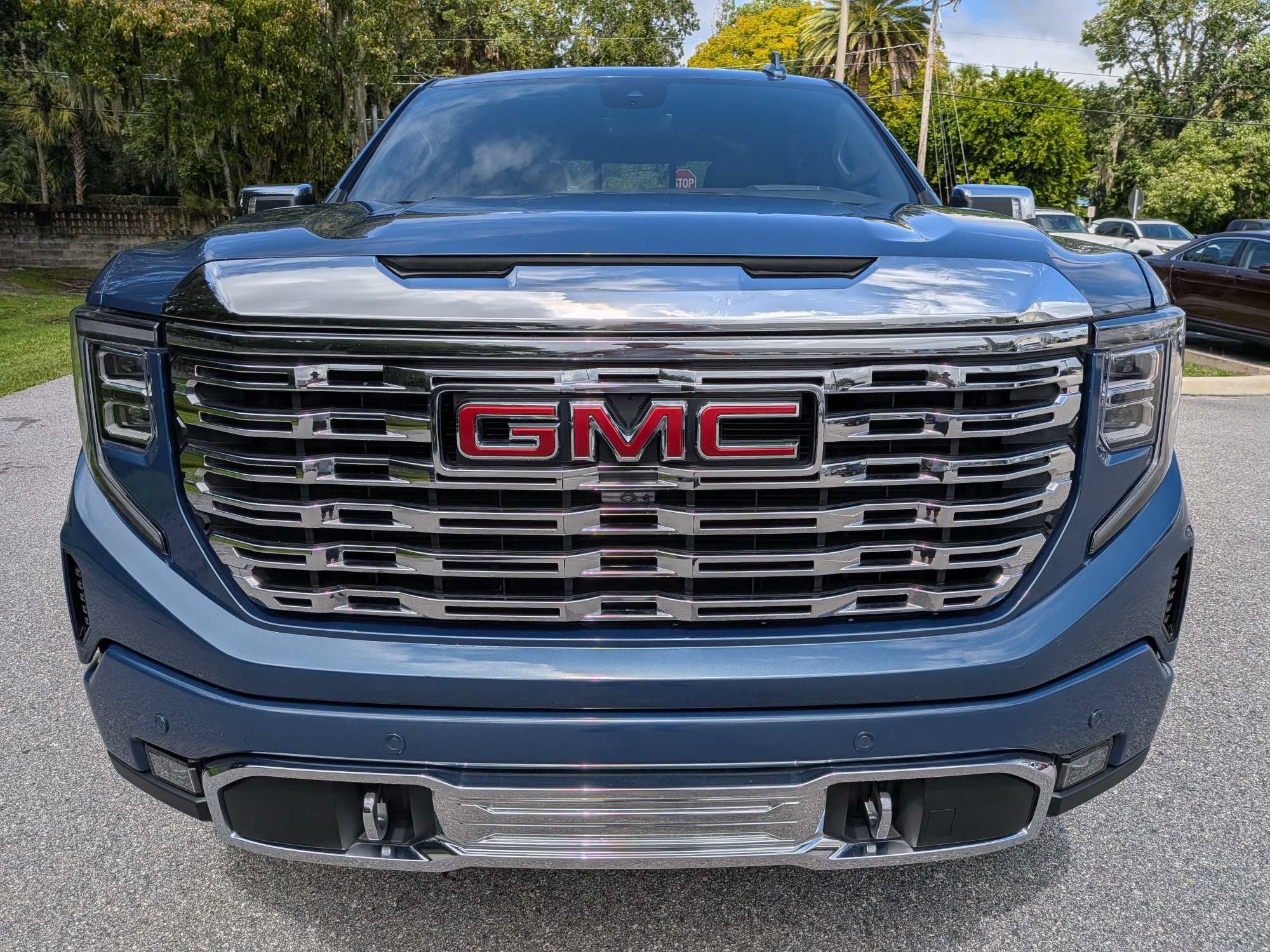 Used 2025 GMC Sierra 1500 Denali AWD/4WD image 9