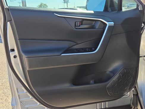 Used 2025 Toyota RAV4 LE image 17
