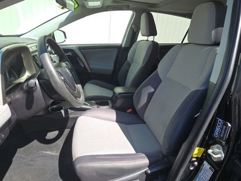 Used 2014 Toyota RAV4 XLE AWD/4WD image 10