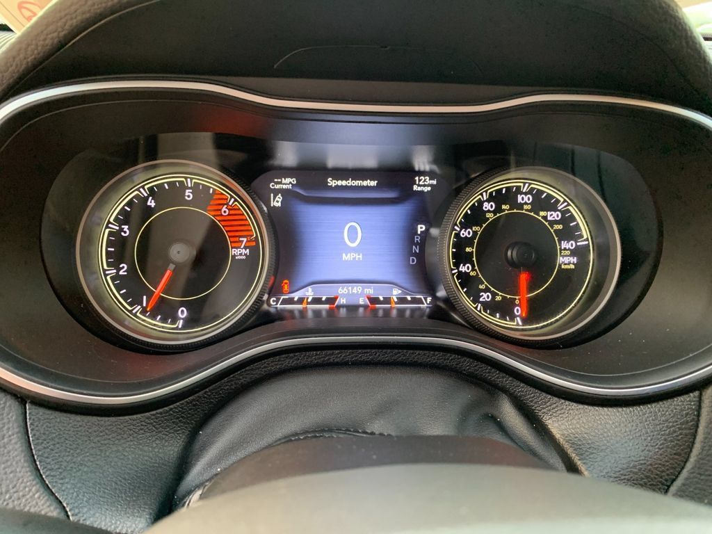 Used 2022 Jeep Cherokee Limited AWD/4WD image 29