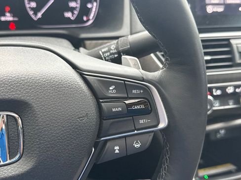 Used 2019 Honda Accord Touring image 17