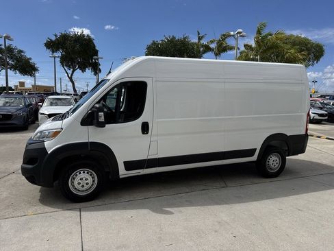 Used 2024 RAM ProMaster 2500 w/ Convenience Group FWD image 11