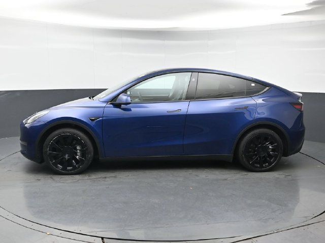 Used 2023 Tesla Model Y Long Range AWD/4WD image 2