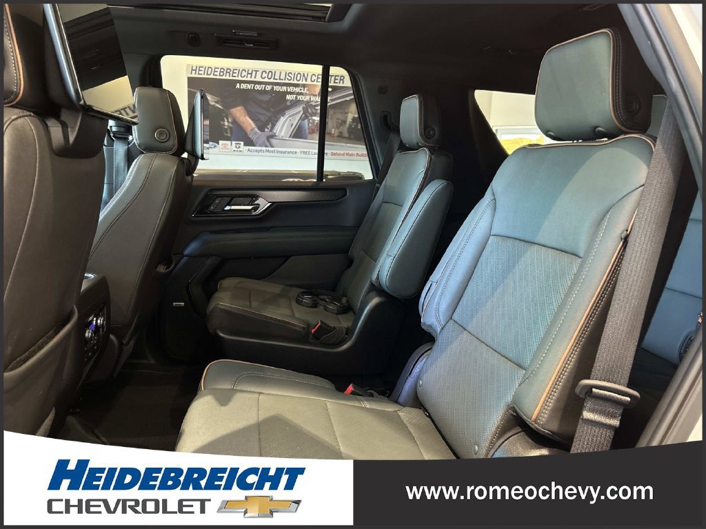 Used 2025 GMC Yukon AT4 w/ AT4 Premium Plus Package AWD/4WD image 12