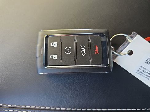 New 2025 Jeep Grand Cherokee L Limited w/ Trailer Tow Package image 36