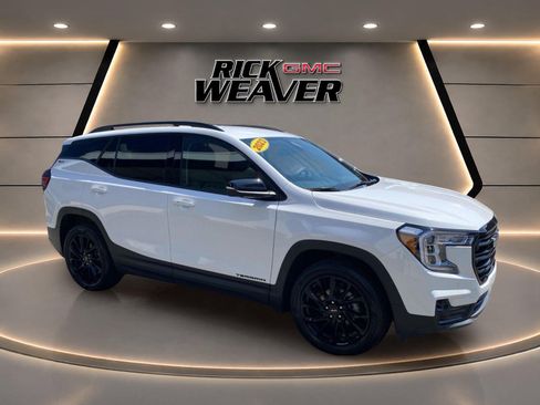 Used 2023 GMC Terrain SLT w/ Tech Package AWD/4WD image 8