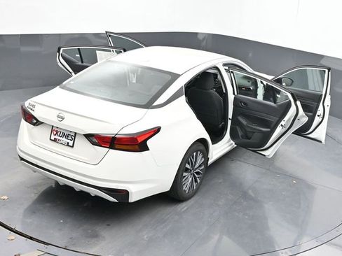 Used 2025 Nissan Altima 2.5 SV image 63