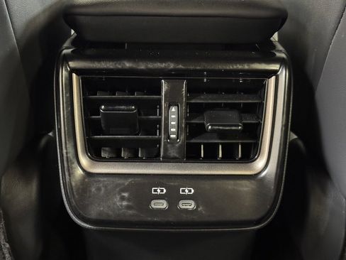 Used 2025 Toyota Crown Signia image 19