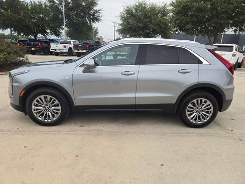 Used 2025 Cadillac XT4 Premium Luxury FWD image 6