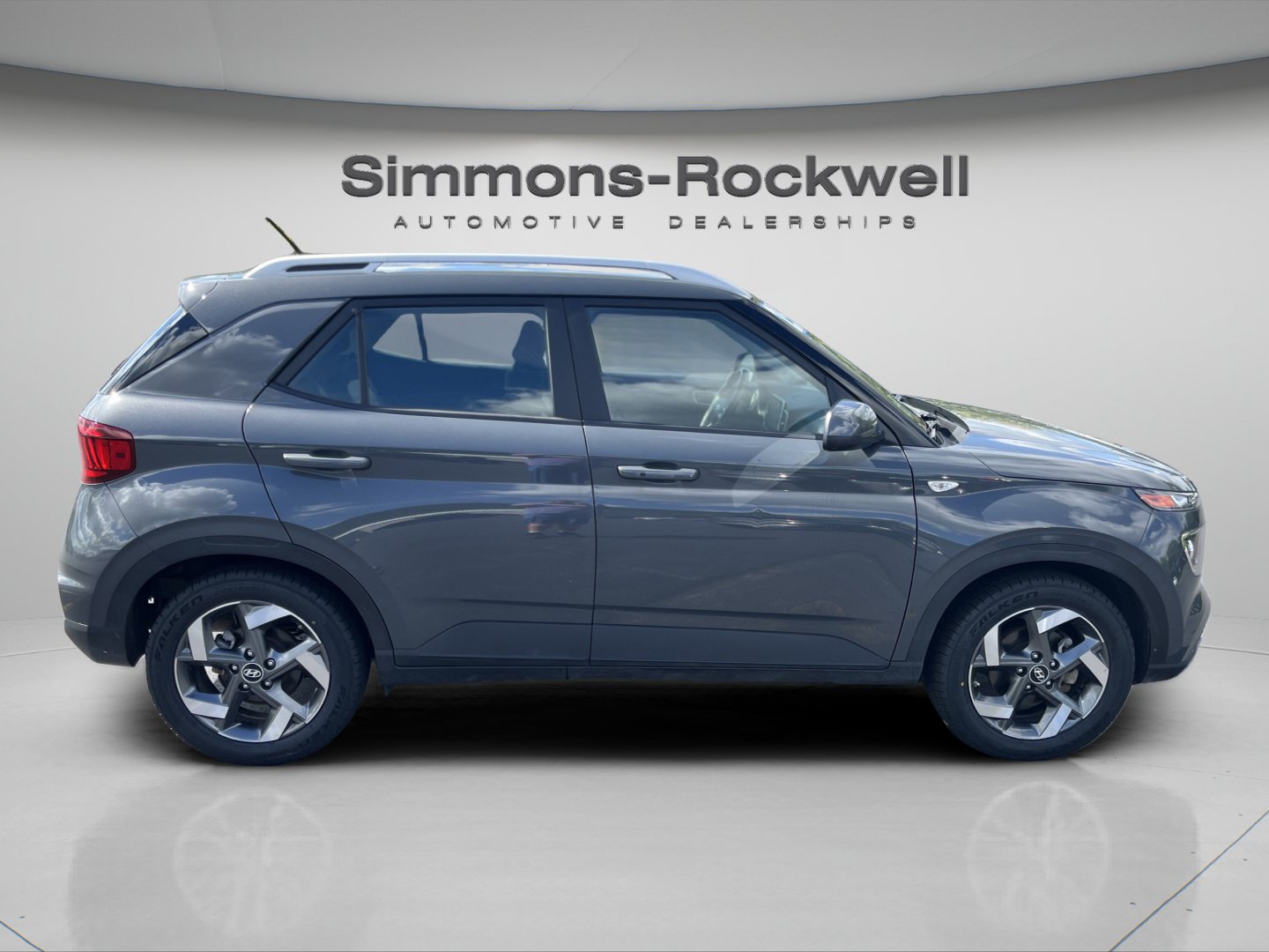 Used 2025 Hyundai Venue SEL FWD image 6