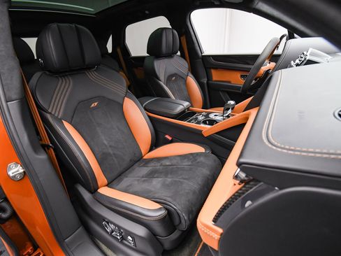 Certified 2022 Bentley Bentayga image 18