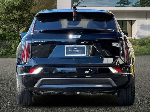 New 2026 Cadillac Optiq Luxury 1 image 5