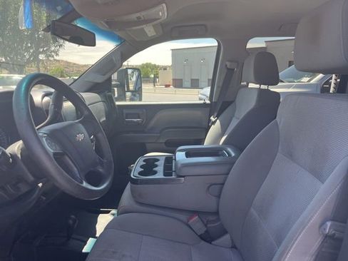 Used 2018 Chevrolet Silverado 1500 W/T w/ Trailering Package AWD/4WD image 9