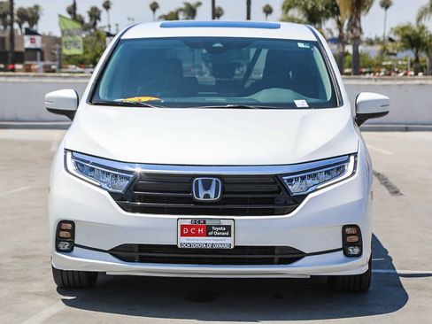Used 2024 Honda Odyssey Touring image 3