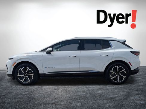 Certified 2025 Chevrolet Equinox EV LT w/ Convenience Package image 7