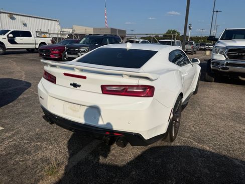 Used 2018 Chevrolet Camaro ZL1 RWD image 7