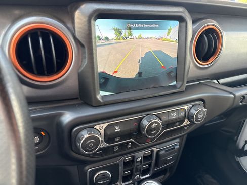Used 2022 Jeep Gladiator Mojave AWD/4WD image 27