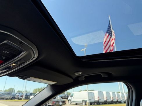 New 2025 Jeep Grand Cherokee Altitude image 21