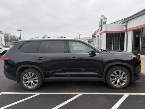 Used 2024 Toyota Grand Highlander Limited image 11