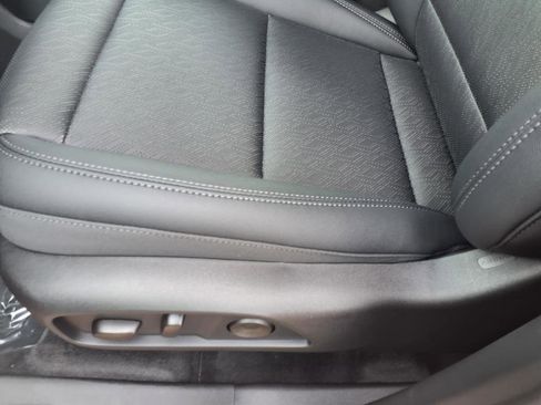 New 2026 Chevrolet Equinox LT w/ Convenience Package II image 9