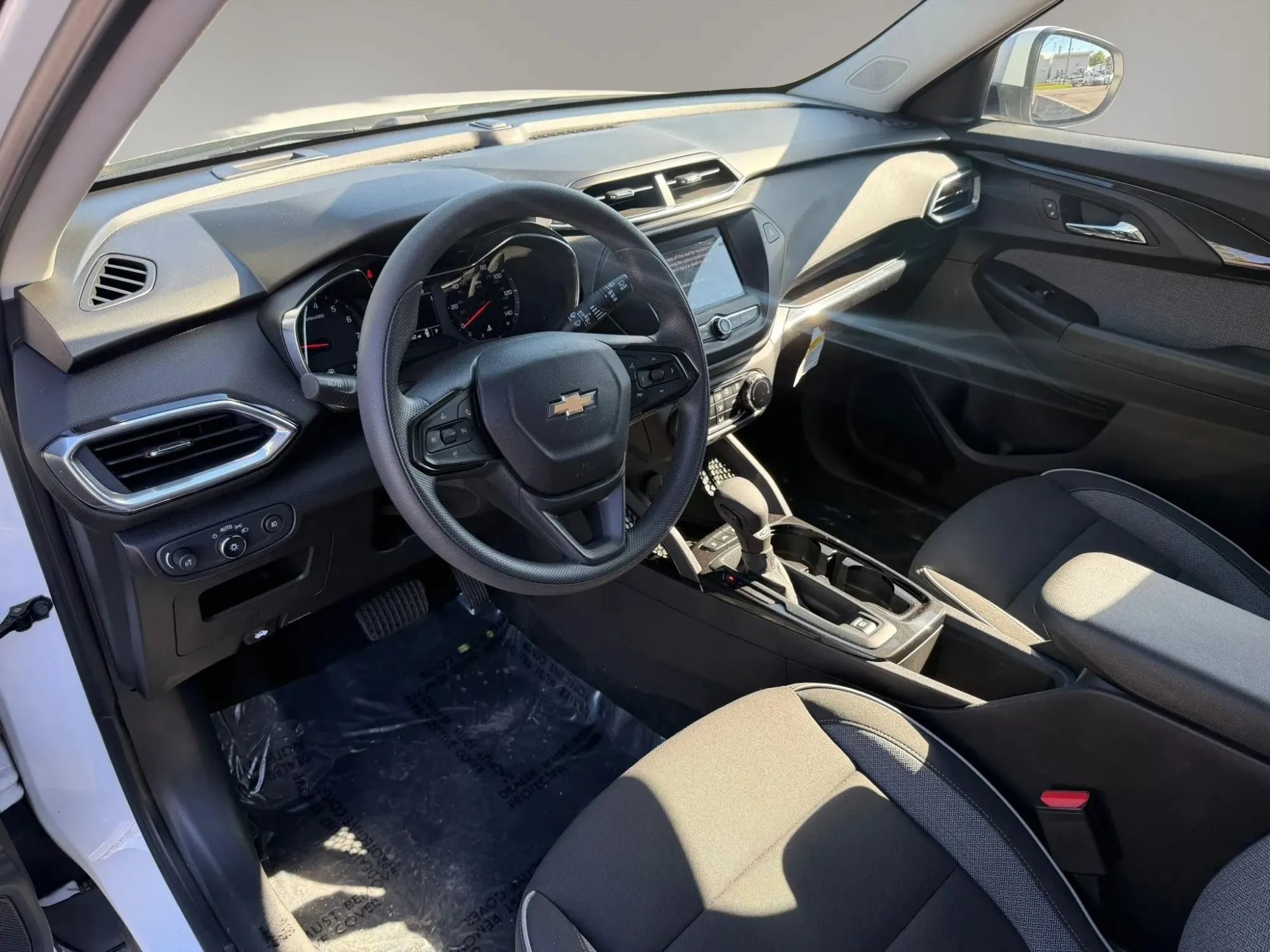 Used 2023 Chevrolet TrailBlazer LT AWD/4WD image 12