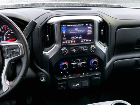 Used 2019 Chevrolet Silverado 1500 LT AWD/4WD image 7