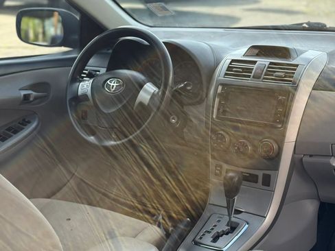 Used 2013 Toyota Corolla LE FWD image 14