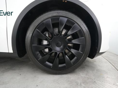 Used 2021 Tesla Model Y Long Range AWD/4WD image 20
