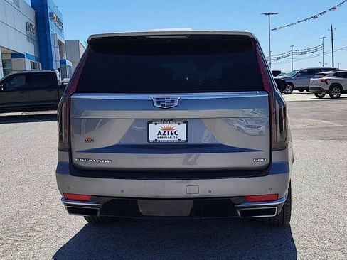 Used 2021 Cadillac Escalade Premium Luxury Platinum RWD image 7