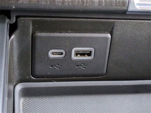 Used 2023 GMC Yukon Denali image 22