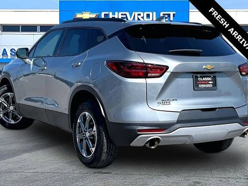 Used 2024 Chevrolet Blazer LT w/ Convenience Package FWD image 3