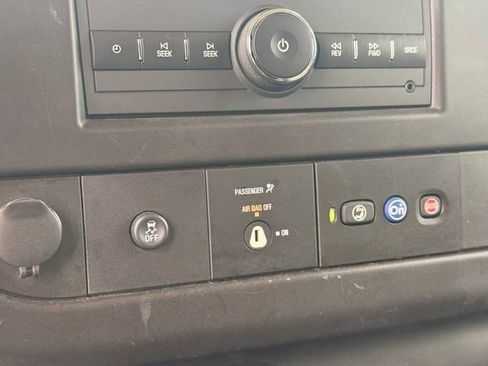 Used 2021 Chevrolet Express 2500 RWD image 19