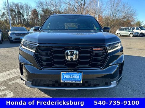 Certified 2025 Honda Pilot TrailSport image 9