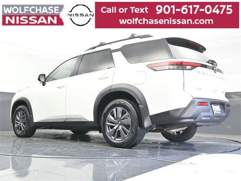Used 2022 Nissan Pathfinder SV image 21