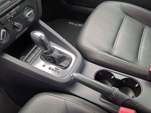 Used 2013 Volkswagen Jetta SE image 17