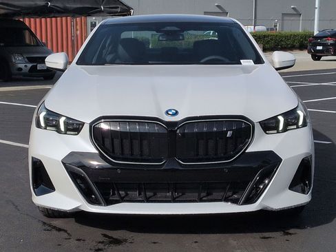 New 2026 BMW i5 eDrive40 w/ M Sport Package image 3