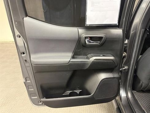 Used 2022 Toyota Tacoma TRD Sport w/ Technology Package image 22