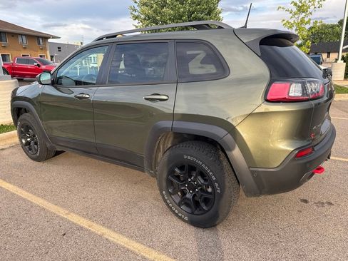 Used 2021 Jeep Cherokee Trailhawk w/ Sun, Sound & Nav Group AWD/4WD image 6