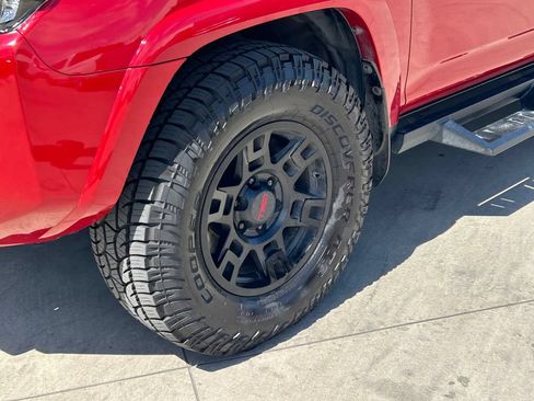 Used 2021 Toyota 4Runner SR5 Premium w/ Moonroof Package AWD/4WD image 9