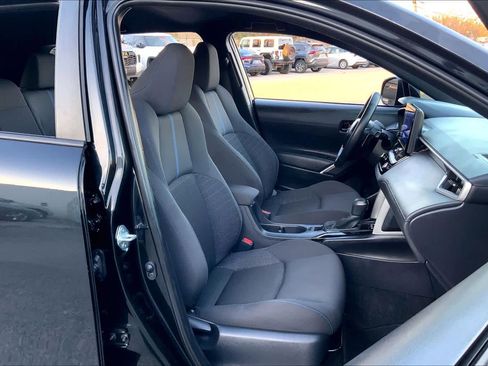 Used 2025 Toyota Corolla Cross AWD Hybrid image 8