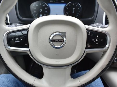 Used 2017 Volvo XC90 T6 Momentum w/ Convenience Package AWD/4WD image 22