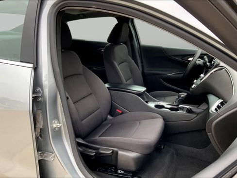Used 2024 Chevrolet Malibu LT FWD image 9