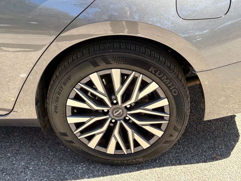 Used 2025 Nissan Altima 2.5 SV image 25