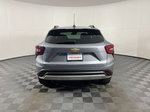 New 2026 Chevrolet Trax LT w/ Driver Confidence Package FWD image 9