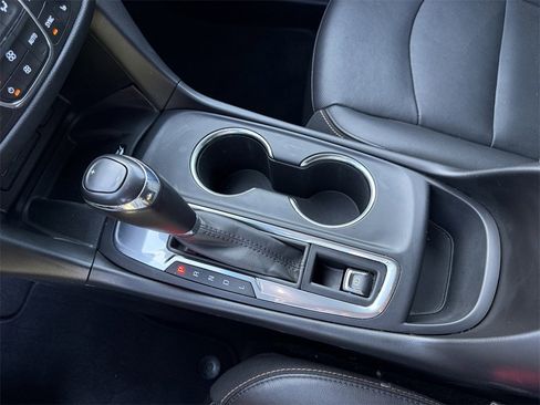 Used 2019 Chevrolet Equinox Premier image 28