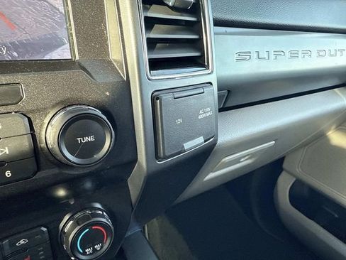 Certified 2021 Ford F250 XLT w/ XLT Premium Package image 31