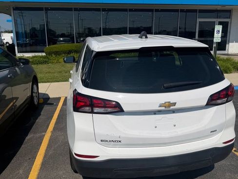 Used 2023 Chevrolet Equinox LS AWD/4WD image 11